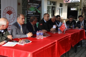 bozuyuk-haber-323388-mudur-ayvalik-besevler-koyu-nde-ureticilerle-bulustu-0.jpg
