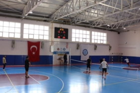 bozuyuk-haber-351010101-bozuyuk-te-ogretmenler-arasi-ayak-tenisi-turnuvasi-duzenlendi-0.jpg