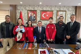 bozuyuk-haber-469251-bilecik-in-gururu-olan-sporculardan-anlamli-ziyaret-0.jpg