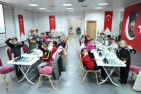 bozuyuk-haber-459778-bozuyuk-te-satranc-egitimi-devam-ediyor-0.jpg