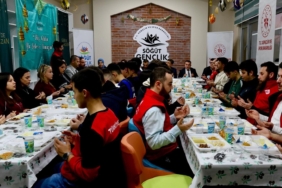 bozuyuk-haber-1024542-sogut-te-genclerle-iftar-bulusmasi-0.jpg