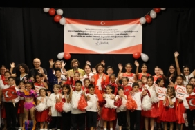 bozuyuk-haber-1037515-eskisehir-de-30-agustos-coskusu-sanat-sokagi-nda-yasandi-0.jpg