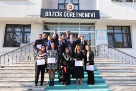 bozuyuk-haber-10581051-bilecik-te-ogretmenlere-ozel-tesekkur-belgesi-0.jpg