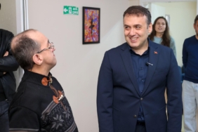 bozuyuk-haber-1081251-vali-sozer-den-ozel-bireylere-dogum-gunu-surprizi-0.jpg