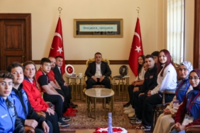bozuyuk-haber-1082985-vali-sozer-den-genc-sporculara-tebrik-0.jpg