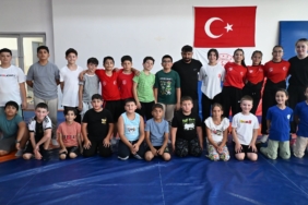 bozuyuk-haber-11051077-bozuyuk-te-gures-kursu-devam-ediyor-0.jpg