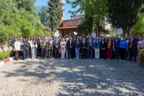bozuyuk-haber-125287-vali-sozer-misafir-ogrencilerle-bulustu-0.jpg