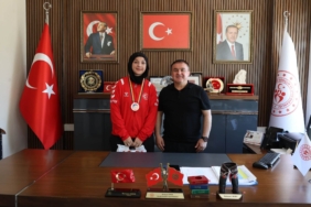 bozuyuk-haber-131517-basarili-sporcularimizdan-il-muduru-ramazan-demir-e-ziyaret-0.jpg