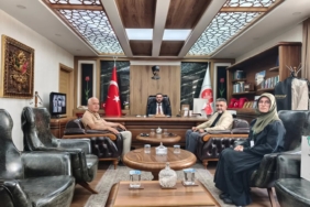 bozuyuk-haber-152156-yesilay-dan-bozuyuk-muftusu-arpaci-ya-ziyaret-0.jpg