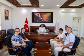 bozuyuk-haber-16761010-lgs-sampiyonlarindan-mudur-simsek-e-ziyaret-0.jpg