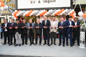 bozuyuk-haber-17610910-bozuyuk-protokolu-erhome-mobilya-nin-acilisina-katildi-0.jpg