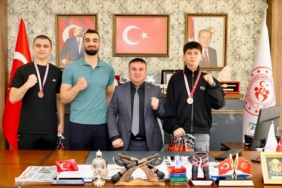bozuyuk-haber-215655-turkiye-derecesi-yapan-sporculardan-il-muduru-demir-e-ziyaret-0.jpg