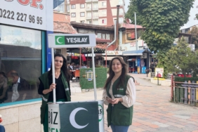 bozuyuk-haber-225997-yesilay-universite-ogrencilerini-otogarda-karsiladi-0.jpg