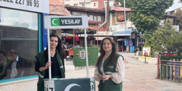 bozuyuk-haber-225997-yesilay-universite-ogrencilerini-otogarda-karsiladi-0.jpg