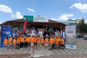 bozuyuk-haber-242321-minik-ogrenciler-genc-ofis-te-eglence-ve-sanatla-bulustu-0.jpg