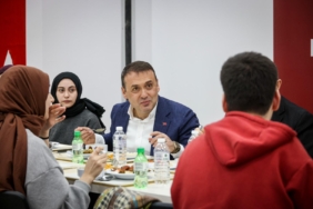 bozuyuk-haber-253348-vali-sozer-universite-ogrencileriyle-iftar-programinda-bulustu-0.jpg
