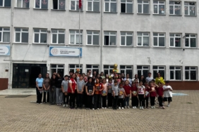 bozuyuk-haber-271752-karne-hediyesi-kitap-oldu-0.jpg