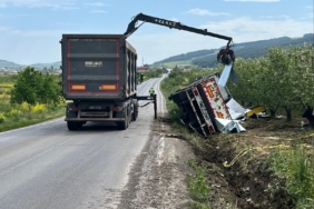 bozuyuk-haber-32106106-bilecik-te-cekici-devrildi-0.jpg