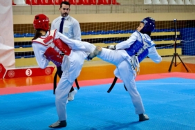 bozuyuk-haber-3231083-taekwondo-gencler-grup-musabakalari-devam-ediyor-0.jpg