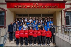 bozuyuk-haber-376787-sogut-spor-voleybol-takimindan-kaymakami-yayabasi-na-ziyaret-0.jpg