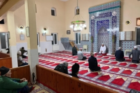 bozuyuk-haber-392994-muftu-arpaci-dan-dubekli-koyu-cami-ne-teravih-ziyareti-0.jpg