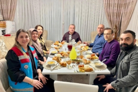 bozuyuk-haber-398838-kaymakam-ozturk-sehit-ailesiyle-iftarda-bir-araya-geldi-0.jpg