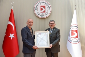 bozuyuk-haber-41010527-bseu-ye-kizilay-dan-madalya-0.jpg