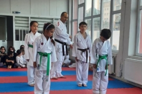 bozuyuk-haber-4143103-bilecik-te-genc-sporcular-karate-ile-gucleniyor-0.jpg