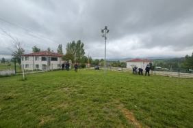 bozuyuk-haber-464418-ickoy-de-selahattin-eyyubi-tesisi-nin-bahcesi-yesillendirildi-0.jpg