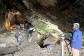 bozuyuk-haber-48107105-gedikkaya-tepesi-ve-in-magarasi-icin-surdurulebilir-turizm-projesi-hayata-geciyor-0.jpg