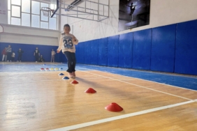 bozuyuk-haber-49310510-badminton-antrenmanlari-tempolu-sekilde-suruyor-0.jpg