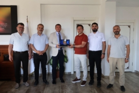 bozuyuk-haber-521918-egitim-bir-sen-den-il-milli-egitim-muduru-simsek-e-ziyaret-0.jpg