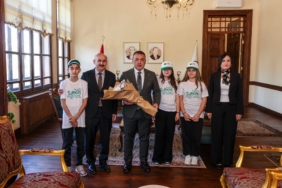 bozuyuk-haber-53410101-vali-sozer-den-cevre-gonullusu-ogrencilere-kabul-0.jpg
