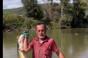 bozuyuk-haber-556132-bilecik-te-balikcinin-agindan-15-kiloluk-yayin-cikti-0.jpg