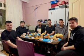 bozuyuk-haber-5810234-baskan-durgut-universite-ogrencileriyle-sahurda-bulustu-0.jpg