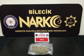 bozuyuk-haber-6371092-bilecik-te-durdurulan-aracta-uyusturucu-yakalandi-0.jpg