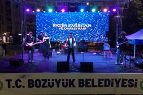 bozuyuk-haber-651654-bozuyuk-te-kurtulus-gunleri-nde-muzik-dolu-gece-0.jpg