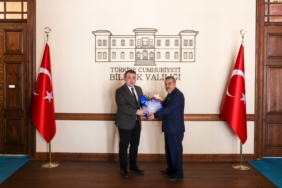 bozuyuk-haber-687441-vali-sozer-den-muhasebecilere-muhasebe-haftasi-kutlamasi-0.jpg