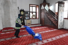 bozuyuk-haber-689351-cami-ve-mescitlerde-temizlik-calismalari-suruyor-0.jpg