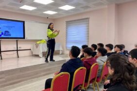 bozuyuk-haber-74101510-bilecik-te-genclere-trafik-egitimi-0.jpg