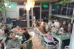bozuyuk-haber-754158-miniklere-sicak-iftar-sofrasi-0.jpg