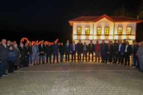 bozuyuk-haber-824725-vali-sozer-iftarda-osmaneli-nde-vatandaslarla-bir-araya-geldi-0.jpg