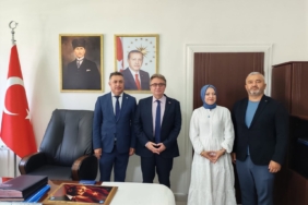 bozuyuk-haber-8298108-turk-egitim-sen-den-kaymakam-helvaci-ya-ziyaret-0.jpg