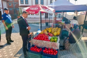 bozuyuk-haber-8421043-kaymakam-titiz-golpazari-panayiri-nda-esnafla-bulustu-0.jpg
