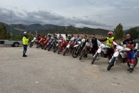 bozuyuk-haber-882595-bilecik-te-motosiklet-suruculerine-trafik-bilgilendirmesi-0.jpg