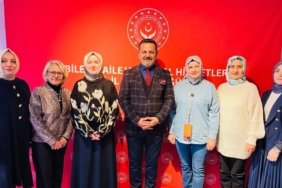 bozuyuk-haber-888631-ak-parti-il-kadin-kollarindan-mudur-ilhan-a-hayirli-olsun-ziyareti-0.jpg