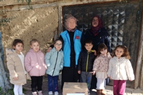 bozuyuk-haber-919593-bilecik-te-minikler-ramazan-kolisi-dagitti-0.jpg