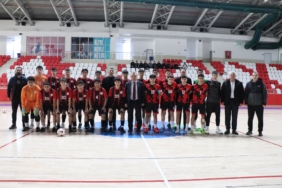 bozuyuk-haber-948152-okul-sporlari-futsal-grup-maclari-bozuyuk-te-devam-ediyor-0.jpg