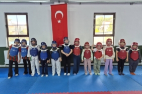 bozuyuk-haber-9541093-minik-sporcular-taekwondo-antrenmaninda-bulustu-0.jpg