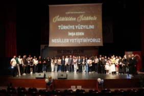 bozuyuk-haber-956124-bilecik-te-egitim-basari-odulleri-sahiplerini-buldu-0.jpg